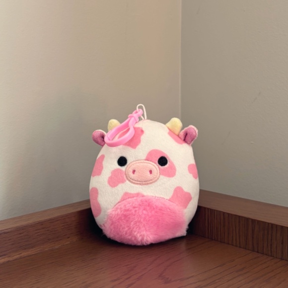 NWT Squishmallows 8" + Clip Evangelica the Cow (Fuzzy Belly) US Exclusive LOT - Picture 9 of 15